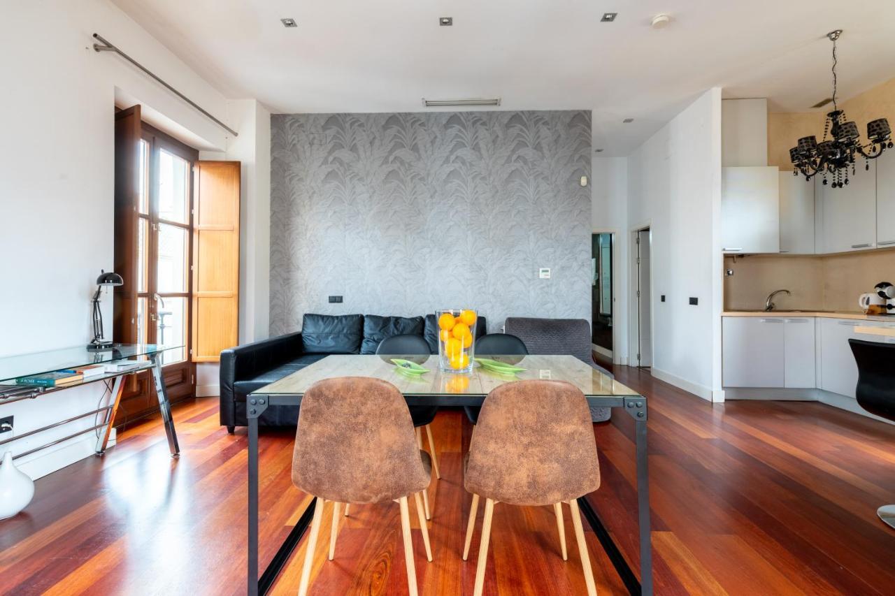 Cathedral Apartment, Upper Floor Apartment Seville Exterior photo